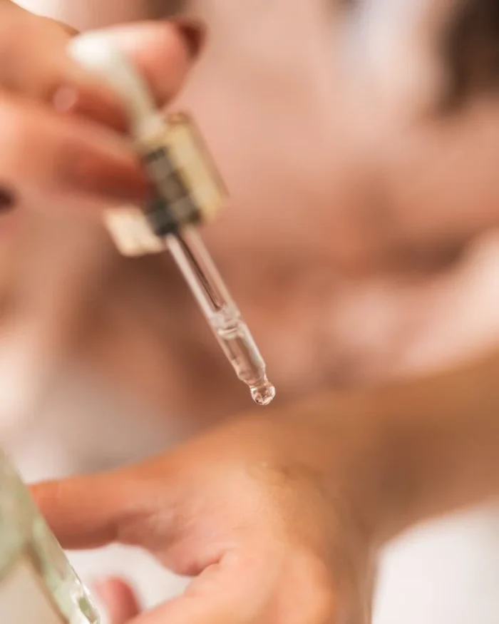 Suero aclarante con niacinamida - Pour la peau - Imagen 2